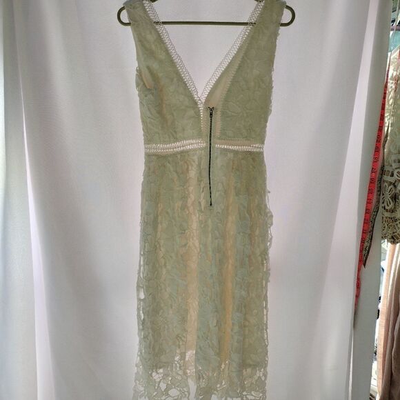 Lulu's crochet dress   - Picture 11 of 11